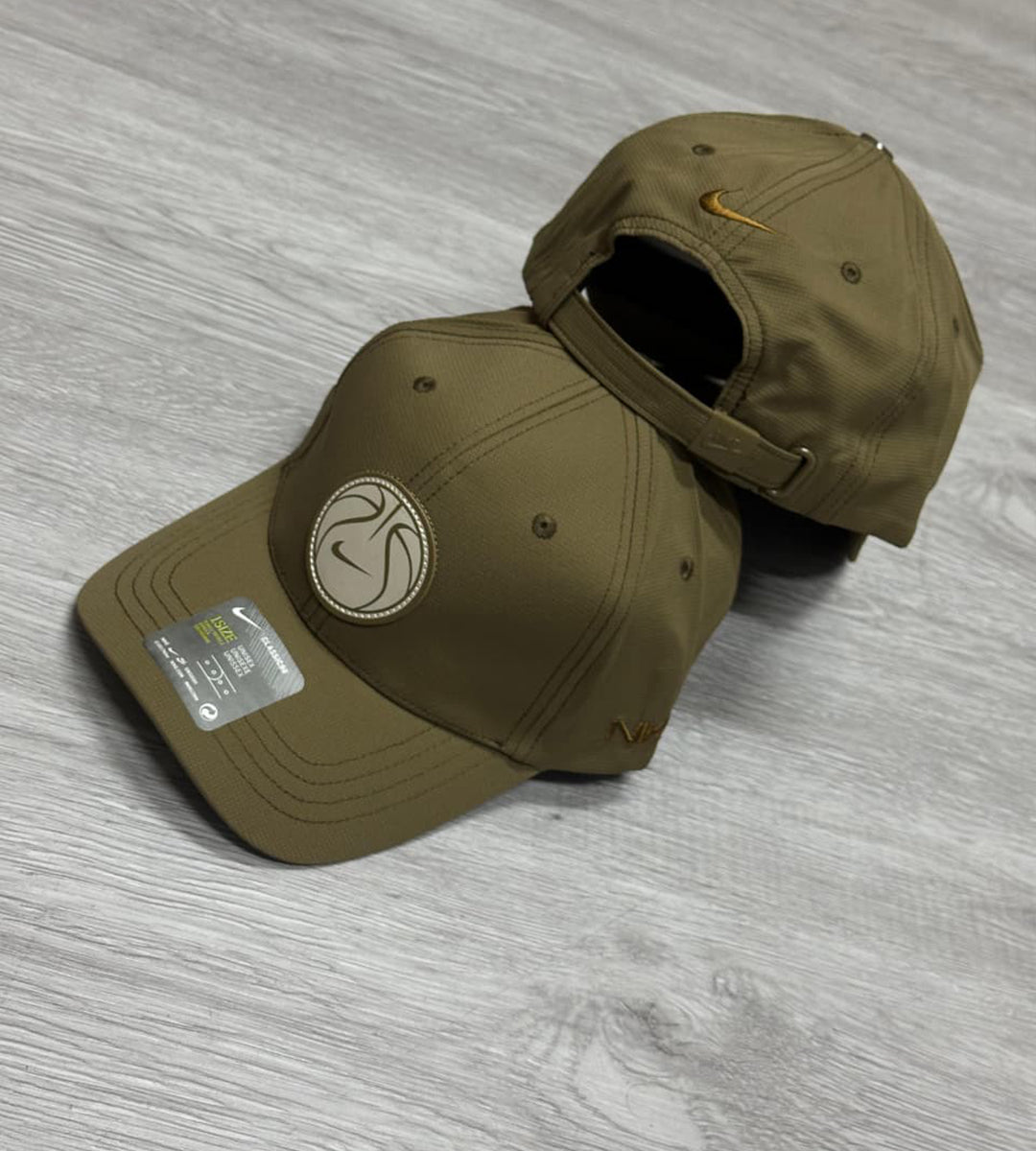 Gorras Edition Nike Dorada 17
